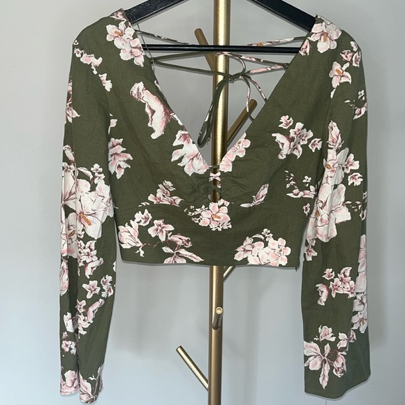 Zara cropped floral with open back and hidden side zip. XS - Picture 1 of 5